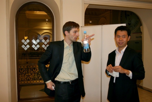 http://chessintranslation.com/wp-content/uploads/2010/11/Grischuk-and-Wang-Hao-after-the-game.jpg