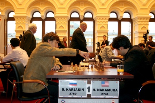 http://chessintranslation.com/wp-content/uploads/2010/11/Karjakin-Nakamura.jpg