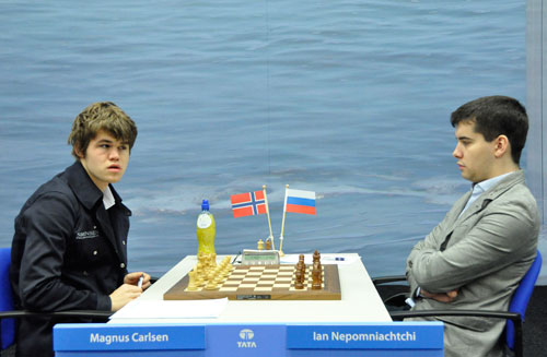Чемпион мира Магунс Карлсен против аспиранта РГСУ Яна Непомнящего