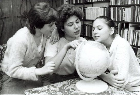 The Polgar sisters. Left to Right: Susan Polgar, Sofia Polgar, Judit Polgar