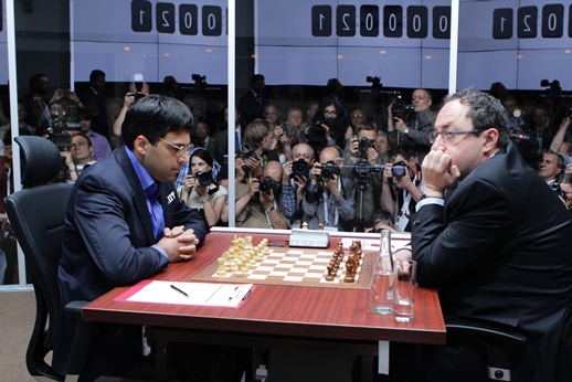 Anand-Gelfand-and-photographers.jpg