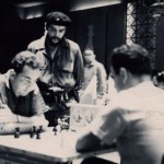 Che Guevara observing Taimanov's game at the 1964 Capablanca Memorial in Havana